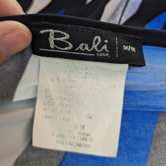 Bali Liquid Knit Abstract Blouse Sz M - Picture 10 of 10